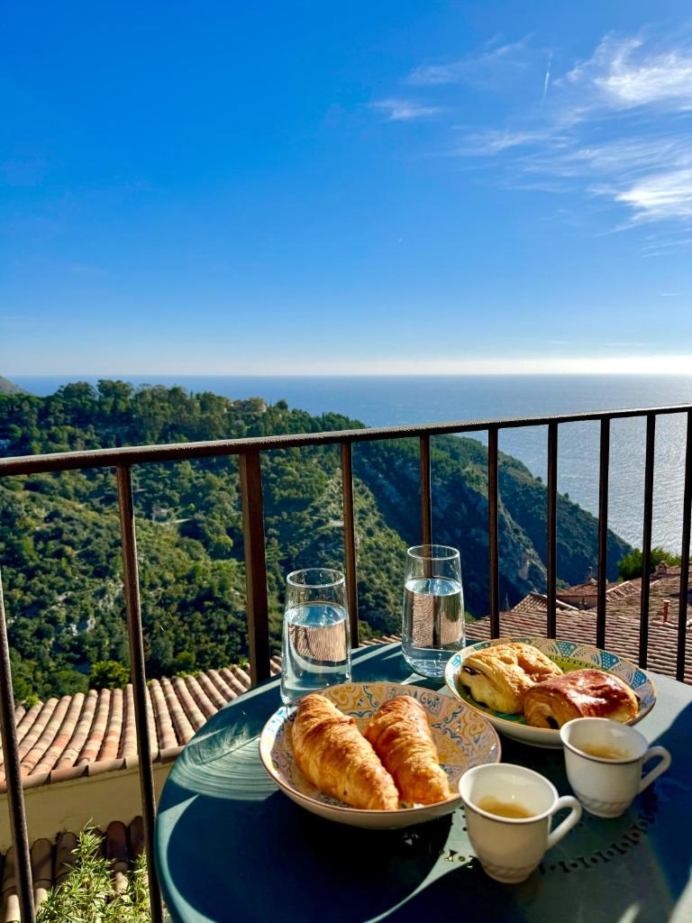 Évasion Authentique à Èze, avec vue Mer 4