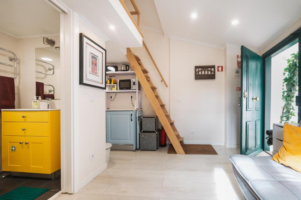 Cozy Yellow House Bairro Alto 1