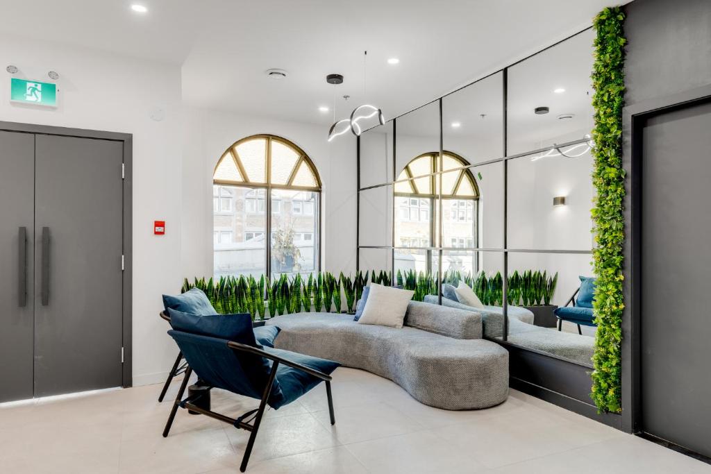 Lift Hotel Image
