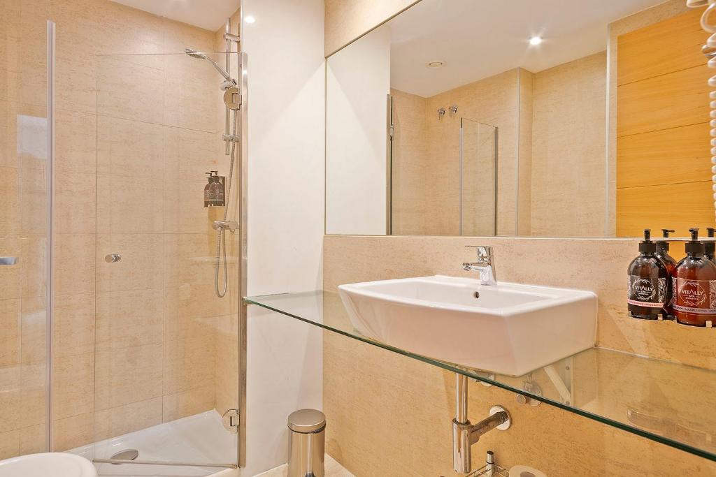 Lugaris Rambla Apartments 4