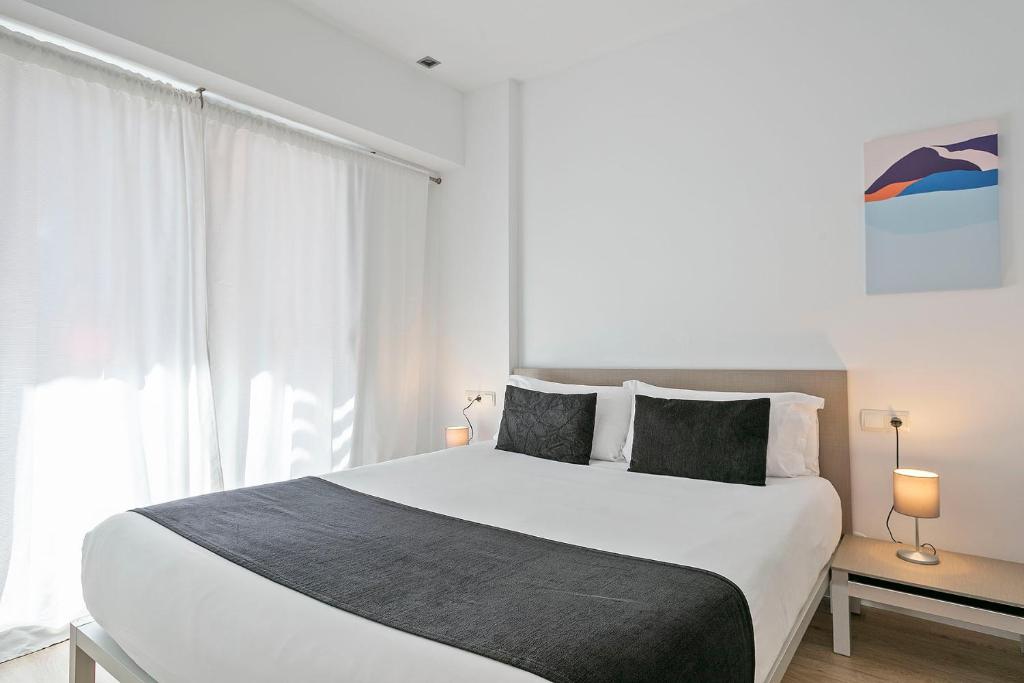 Lugaris Rambla Apartments 6