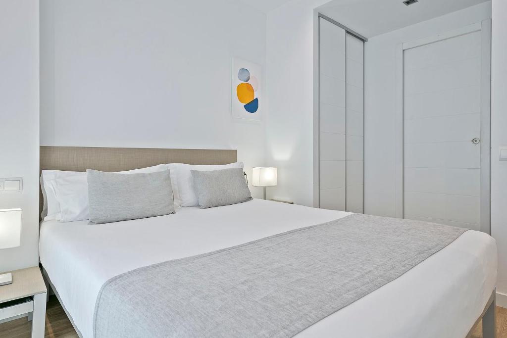 Lugaris Rambla Apartments 7