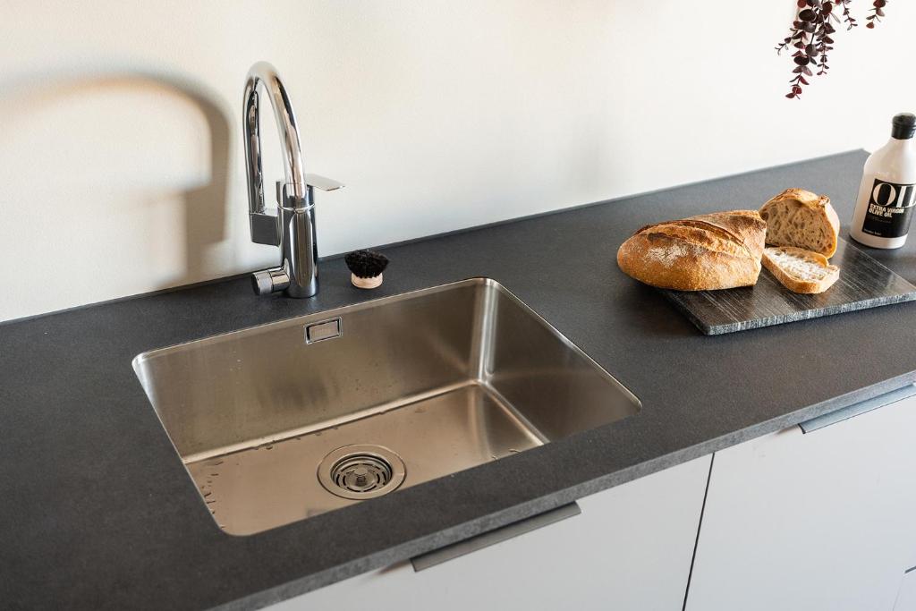 Central Studio Apartments 4