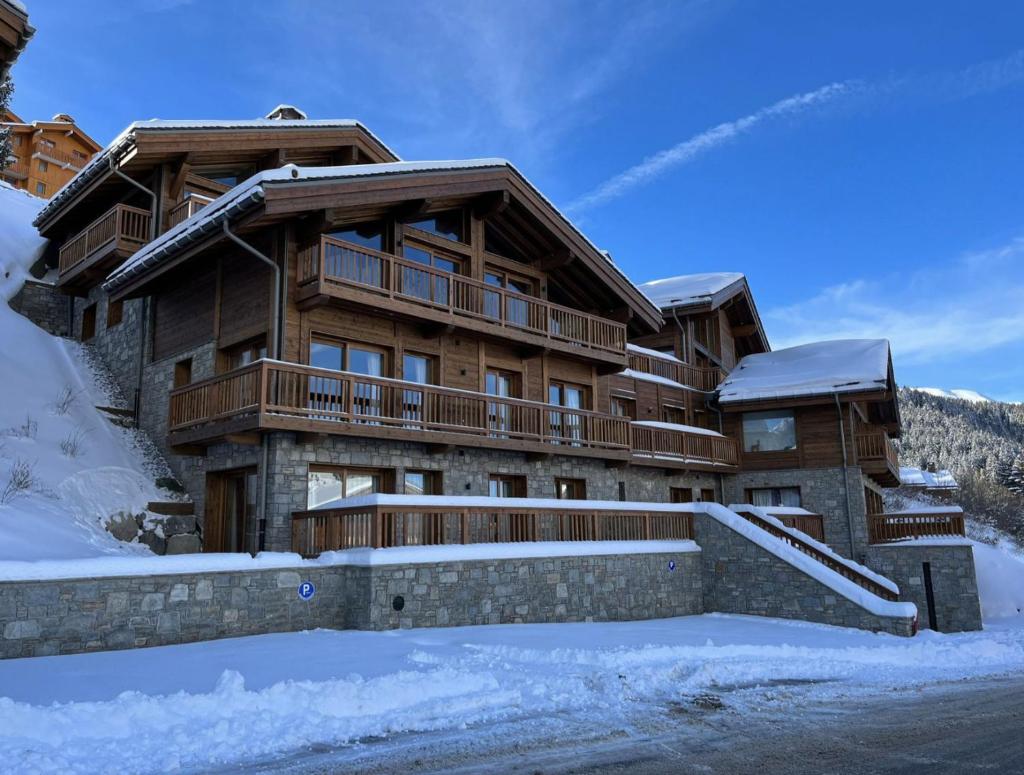 Les Chalets A11 Meribel, spacious family duplex, 100m from ski lift Les Chalets