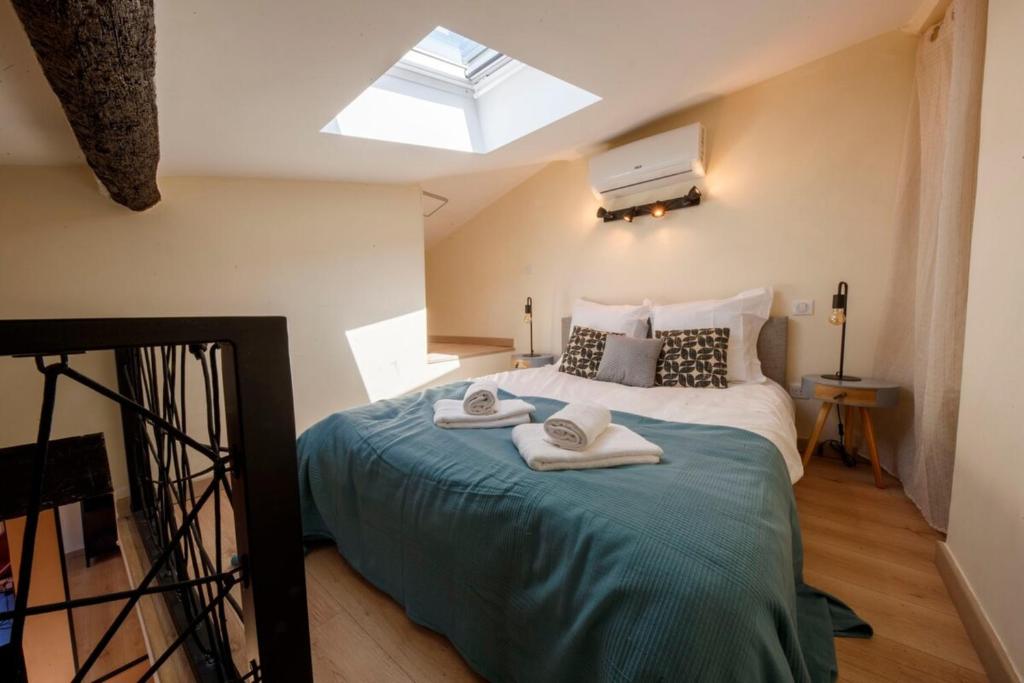 06A2 - Heart of Old Nice beautiful renovated apartment 5