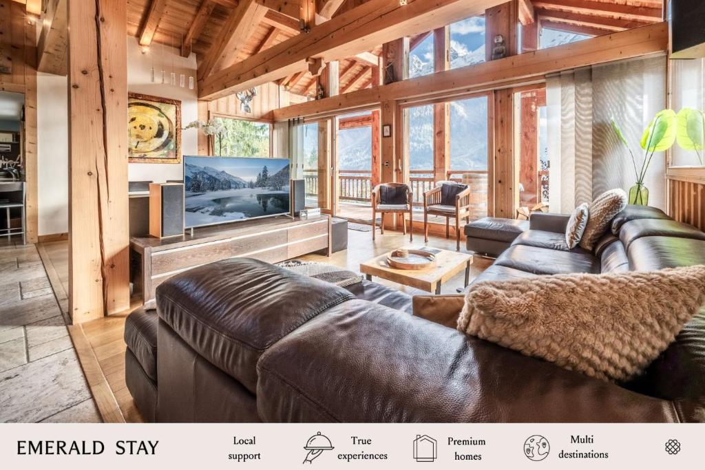 Chalet Ibex Mont-Blanc View, ideal for families, Private Hammam, Sleeps 10 in Les Houches