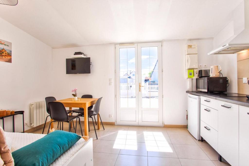 L'atypique, avec terrasse à 150M de la plage 7