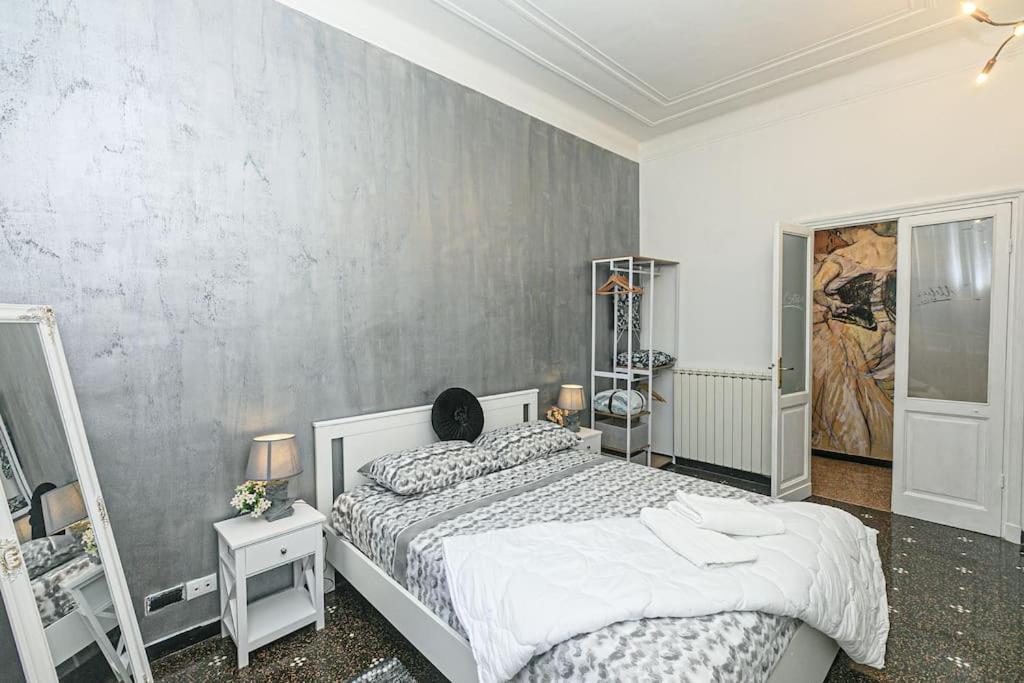 L' Atelier comodo al centro - Parcheggio privato - Zona Ospedale San Martino 2