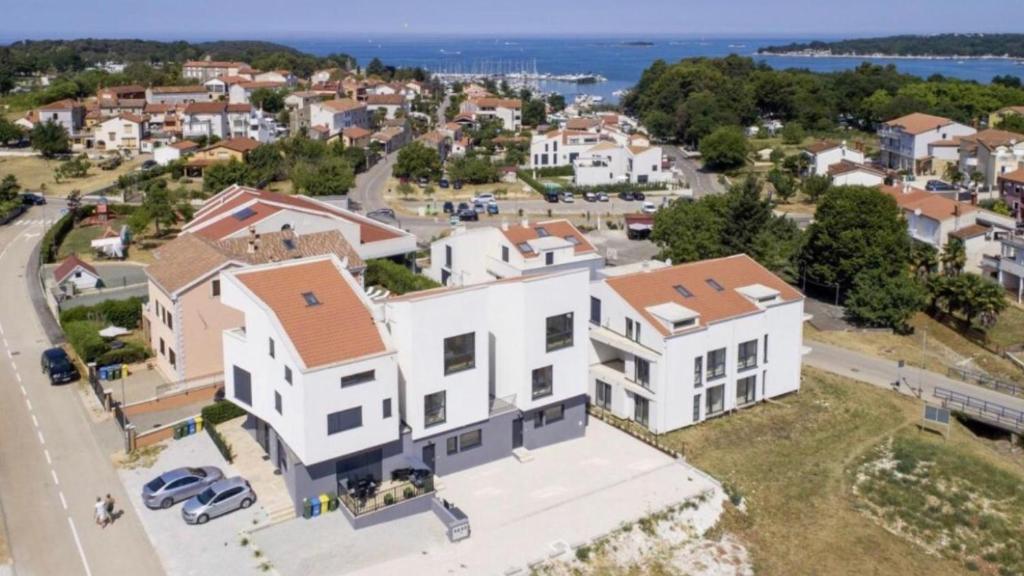 Casa Nera 6