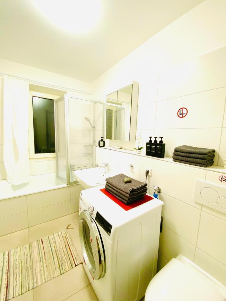 WelcomeToMessePremium Three Bedroom Apartment 3