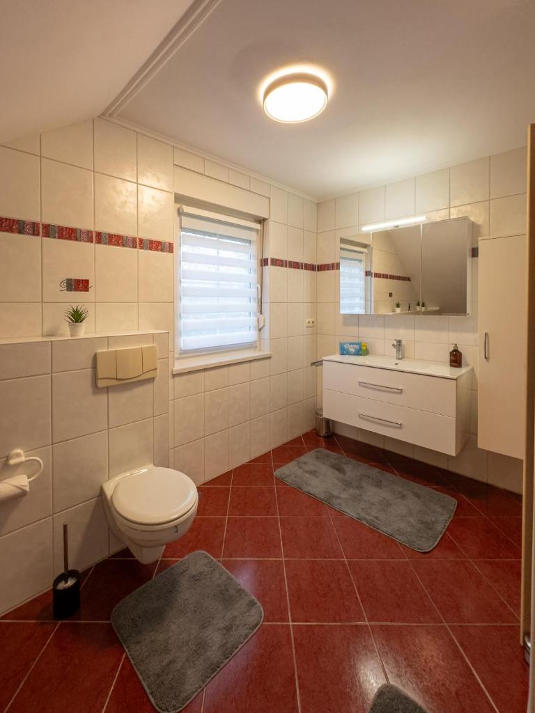 Ganzes Ferienhaus in Leipzig mit Garage und Fußbodenheizung 3
