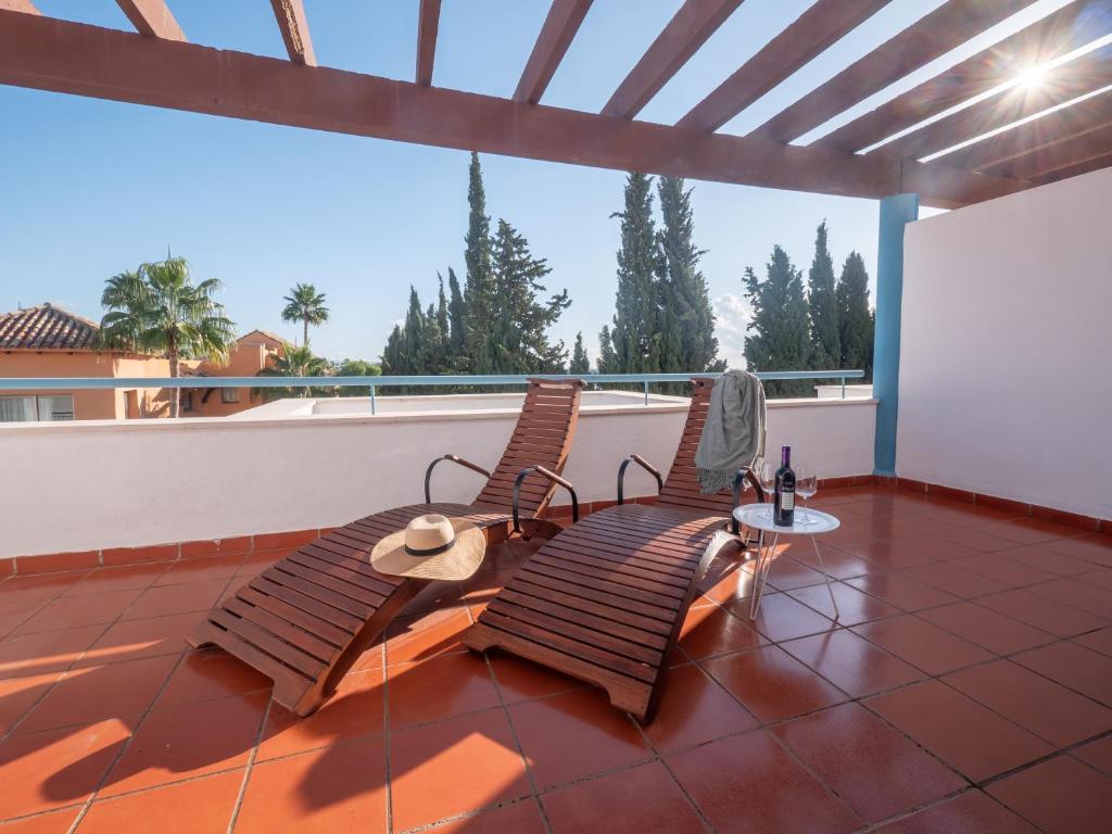 Family Fairways I Spacious 4-Bedroom Townhouse Near Beach & Golf, Estepona 4