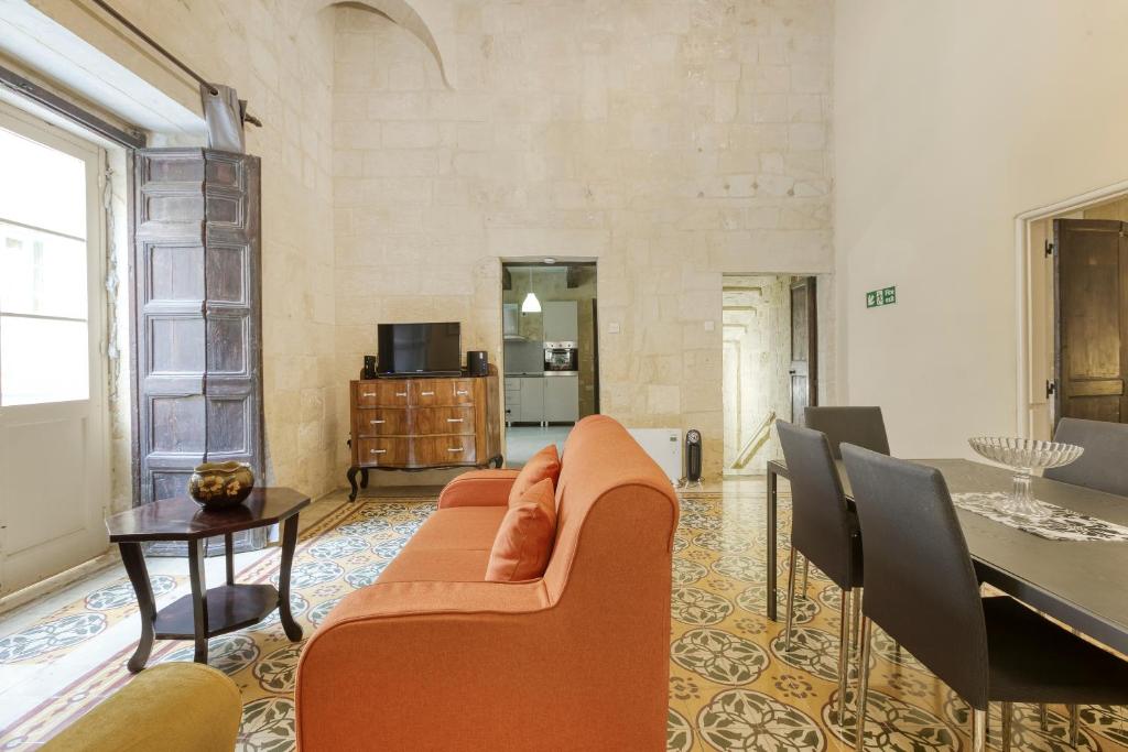 VLT214 - Charming Valletta Townhouse 5