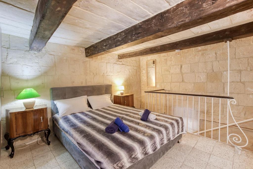 VLT214 - Charming Valletta Townhouse 2
