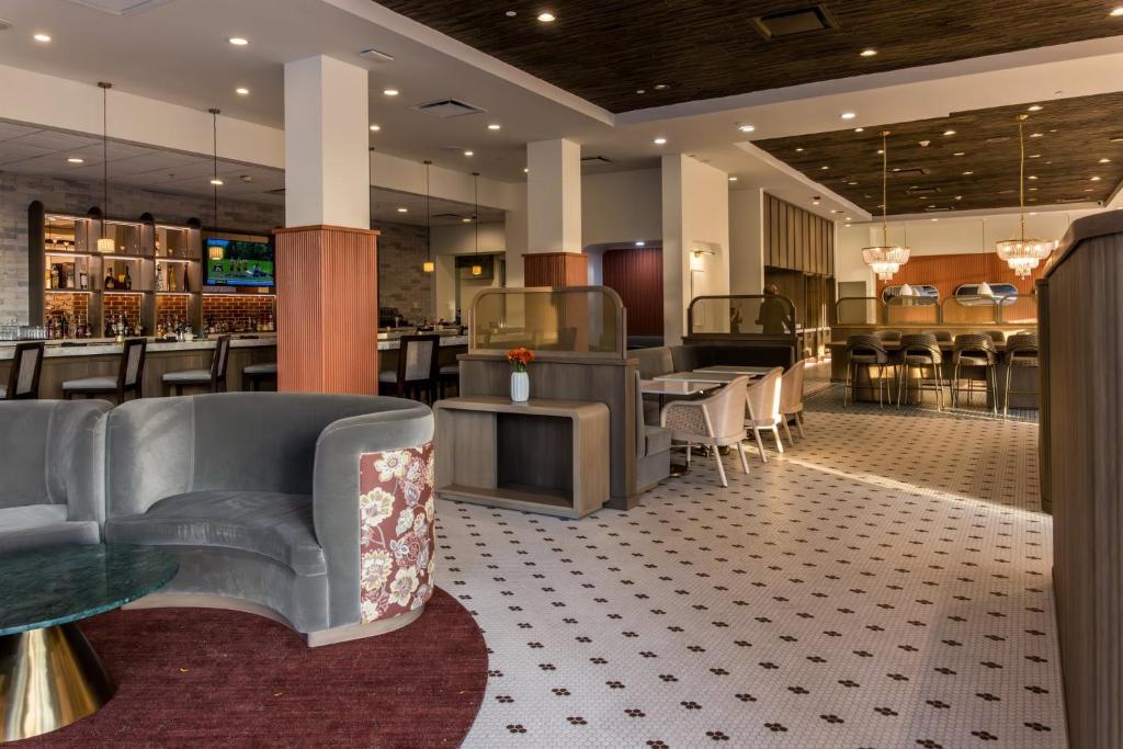 Voco The Clair Cincinnati Downtown, an IHG Hotel Image