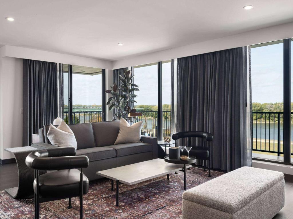 Origin Kansas City, a Wyndham Hotel Image