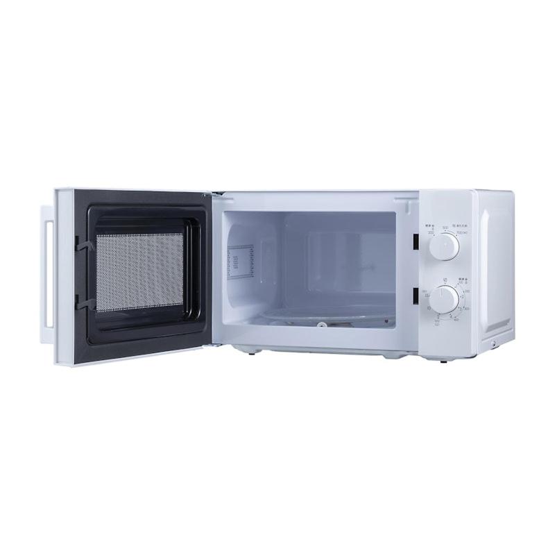 un four à micro-ondes avec sa porte ouverte sur une étagère dans l'établissement ホテルk2, à Itoshima