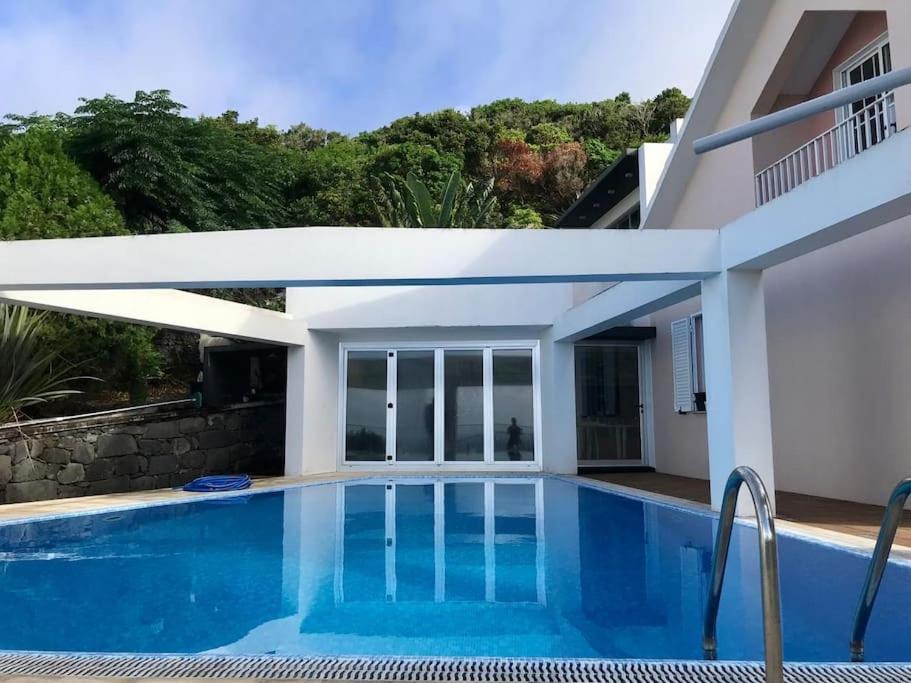 Ocean T1 Vista Mar e Piscina em Varadouro Faial 4