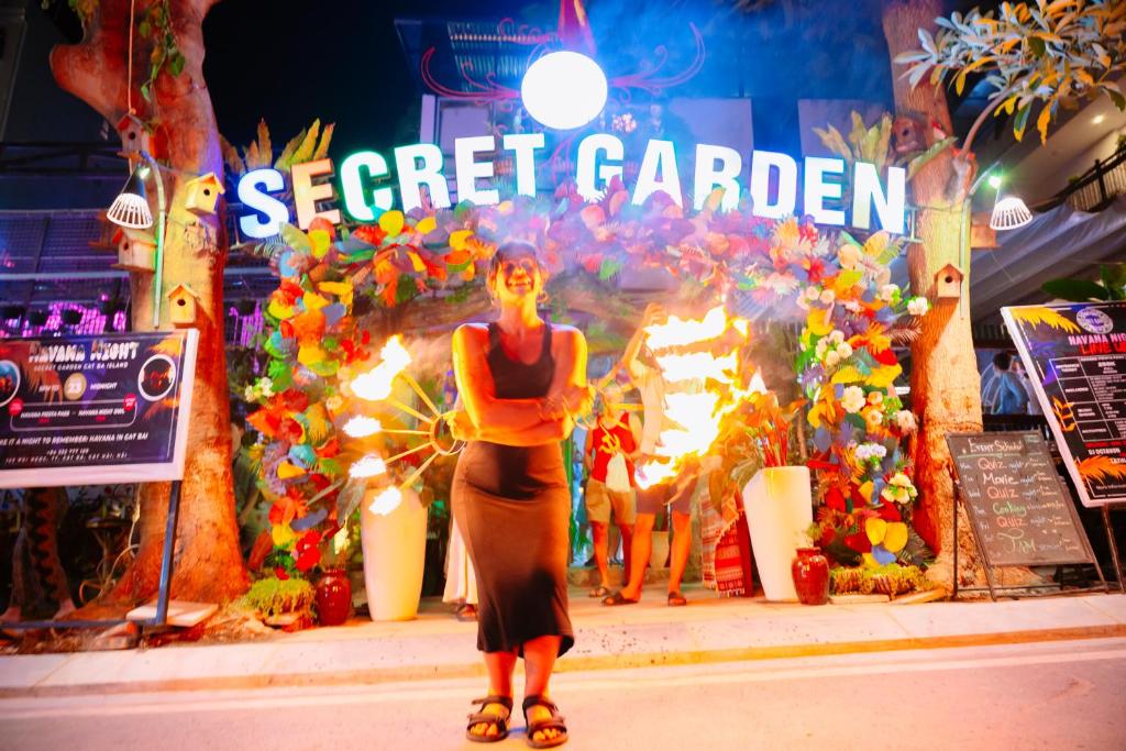 SECRET GARDEN CAT BA