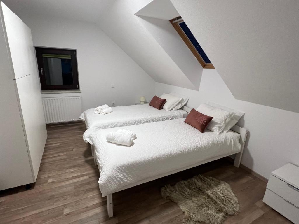 Luxury House Ledine 2