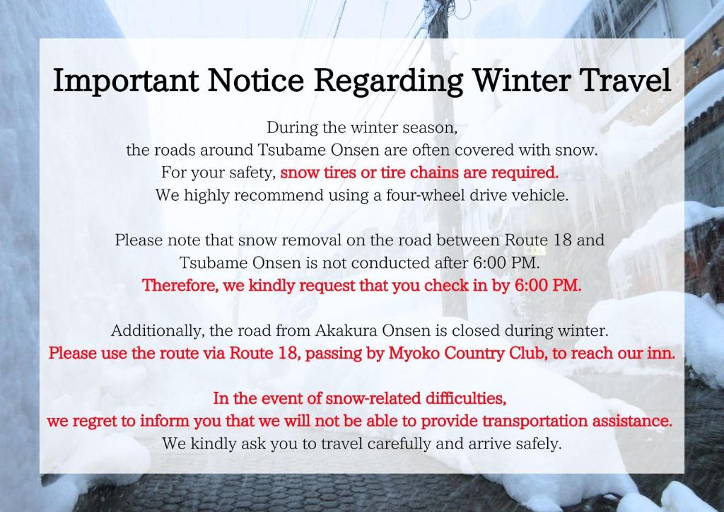 un panneau indiquant un avertissement important concernant les déplacements en hiver dans l'établissement Myoko Tsubame onsen Iwatoya, à Myōkō