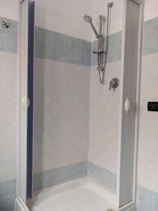 Piliero room 8