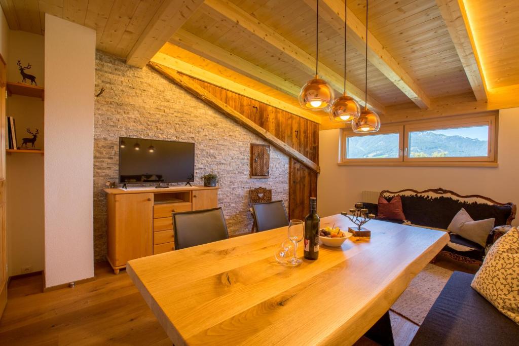 Apartment Wiesenhof - NATUR & WEITBLICK über Innsbruck - Ladestation für Elektroautos 3