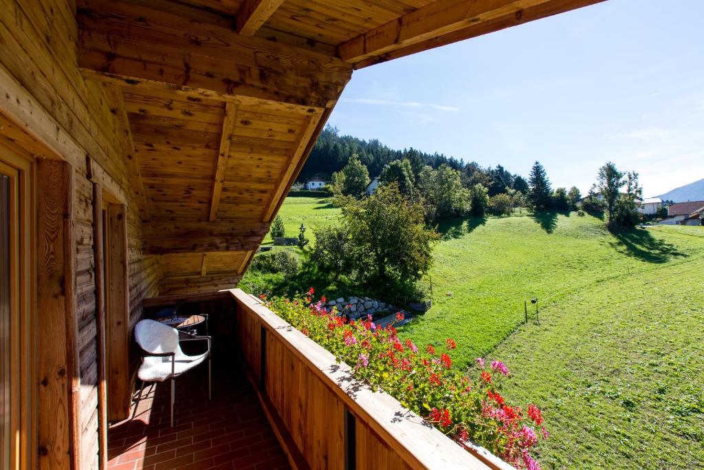 Apartment Wiesenhof - NATUR & WEITBLICK über Innsbruck - Ladestation für Elektroautos 8