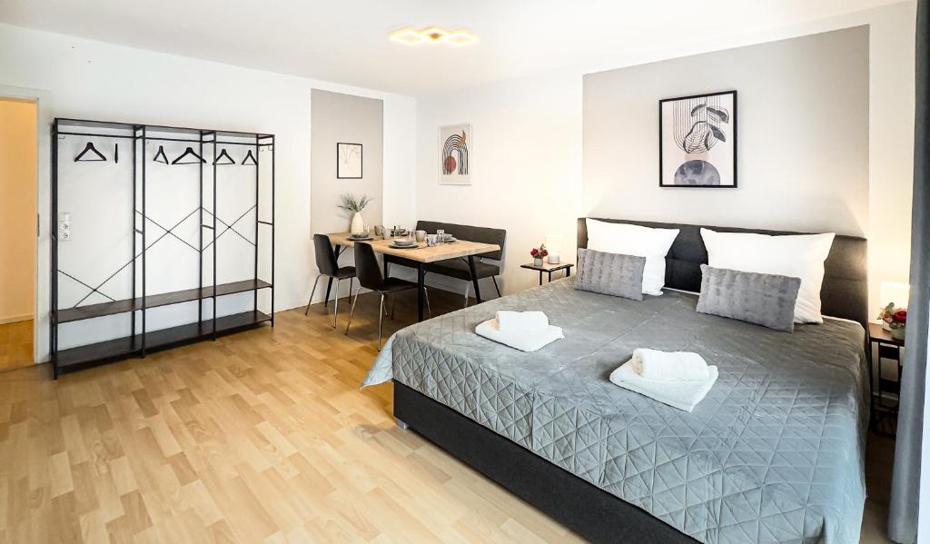 Charmantes 3-Zi-Apartment am Schlössle in Lechhausen-Garage-Balkon-Küche-Smart TV 2