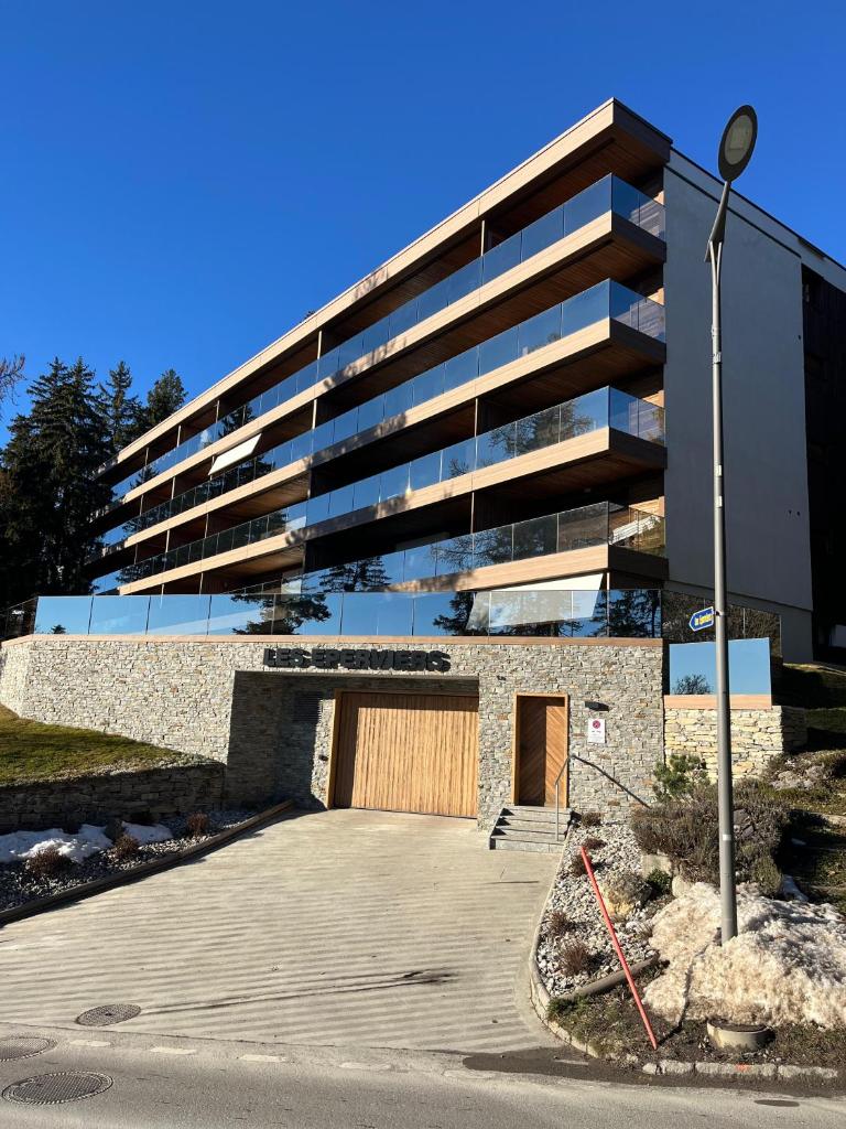 Renovated Mountain View Apartment - Les Eperviers
