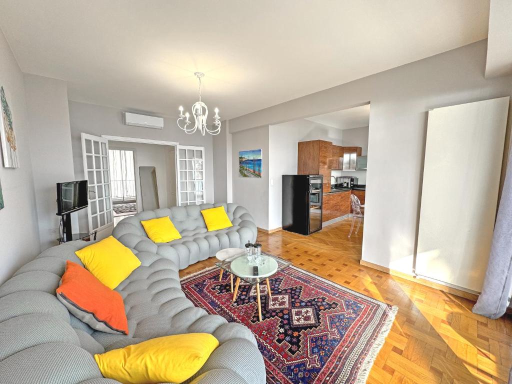 Cosy Cariatides Condo Promenade 8