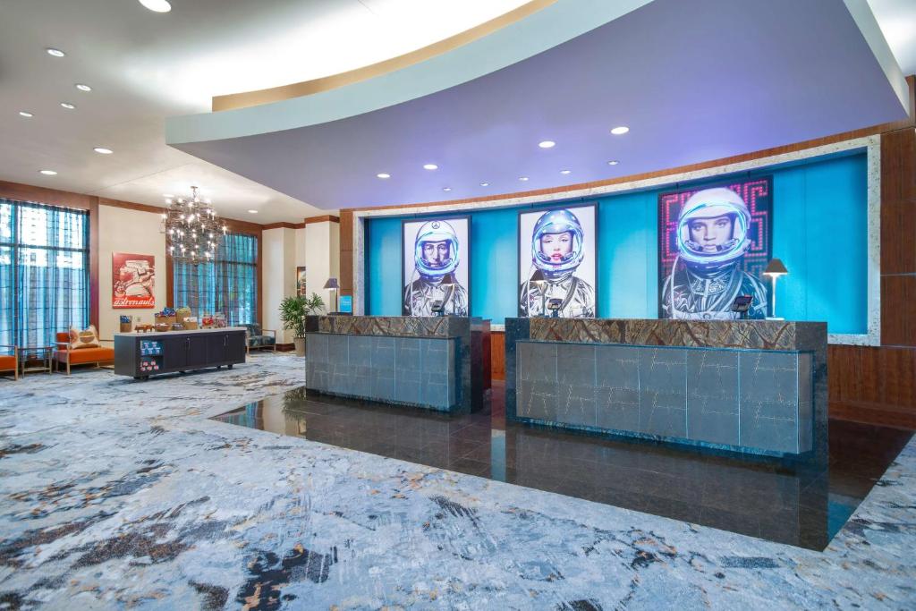 Embassy Suites Houston - Downtown Image