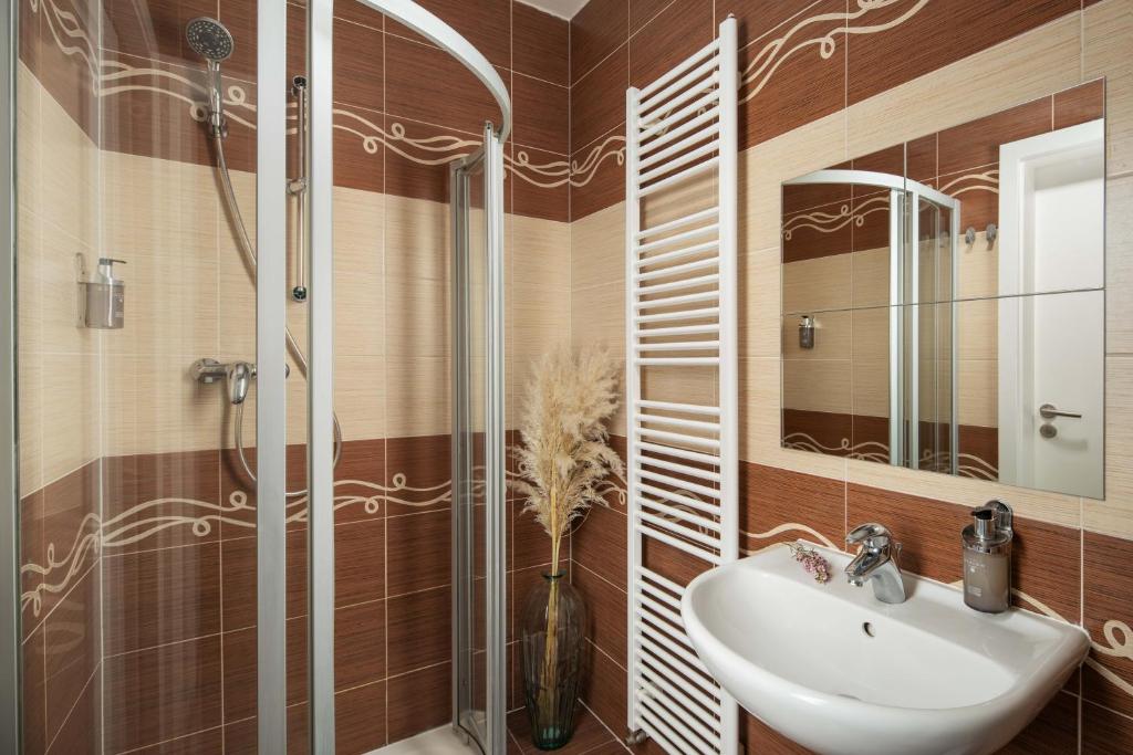 Zelný Trh Boutique Apartments #11 by goodnite cz 8