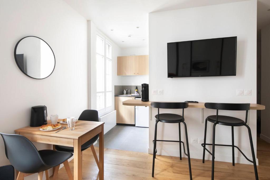 GuestReady - Cozy Parisian Escape for 2 1