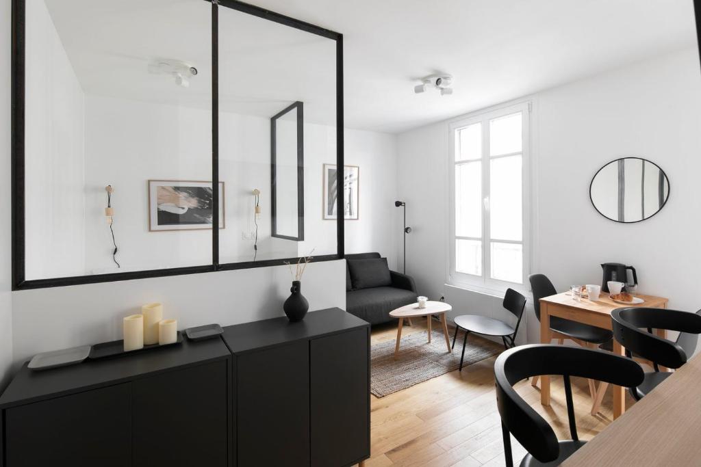 GuestReady - Cozy Parisian Escape for 2 8