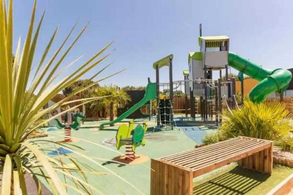 Photo de la galerie de l'établissement Camping 5 étoiles - Parc aquatique - eecdah, à Les Sables-dʼOlonne
