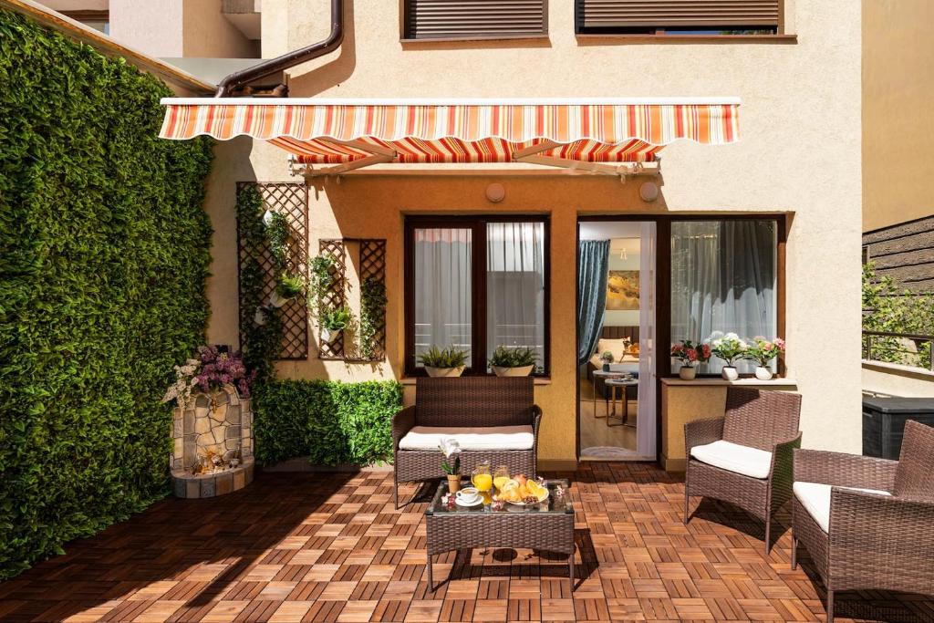 Free Parking On Premises Huge Terrace 3