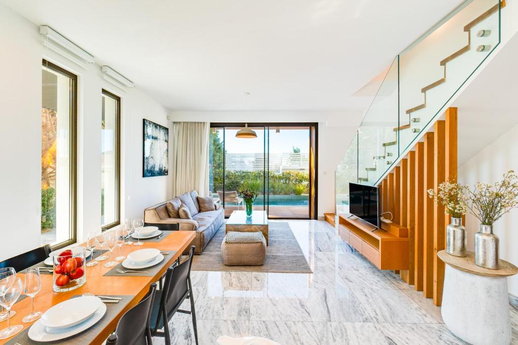 Villa Laurus 4 by Ezoria Villas 5