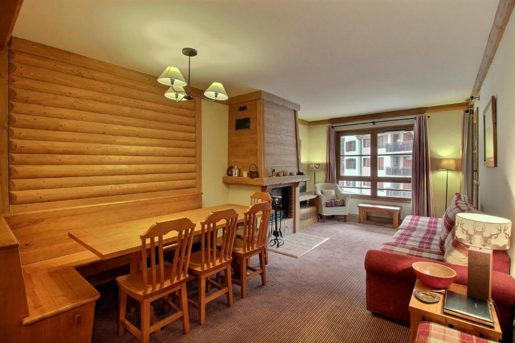 Photo de la galerie de l'établissement ARC 1950, Appartement 3 chambres Duplex Cheminée, 8 personnes, à Arc 1950