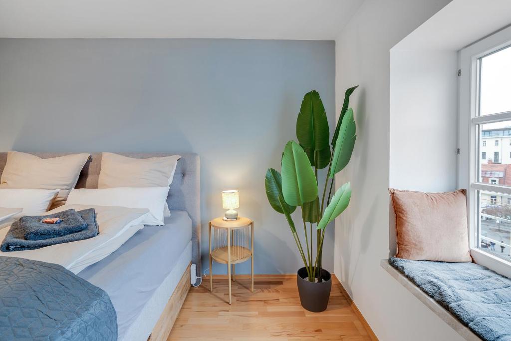 Urban Jungle Suite - Free Parking & Panoramic View by HERO HOMES 3