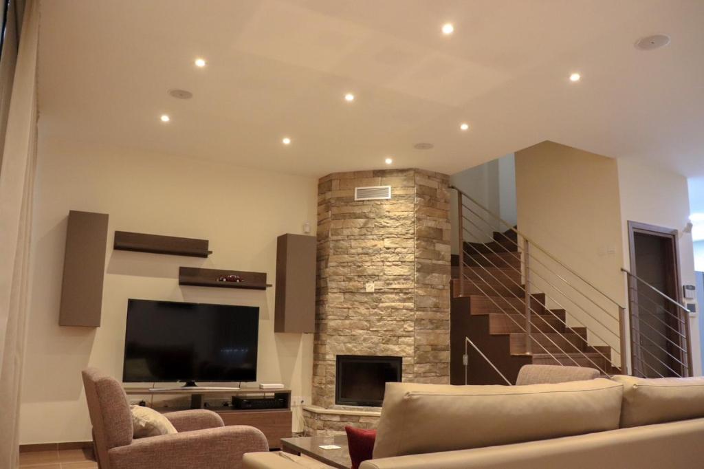 Marios Villa 6