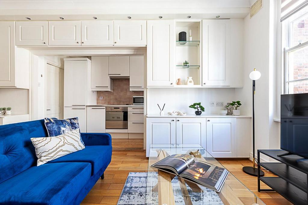Modern 2 Bedroom Flat Near Queensway 6