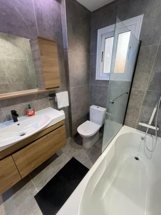 Luxury Vintage Suite 8