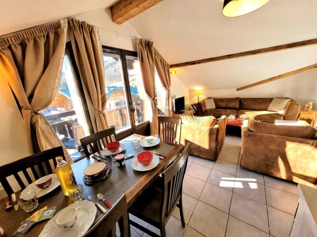 Appartement spacieux 6-8 pers avec vue montagnes, résidence avec services + bien-être - FR-1-598-182