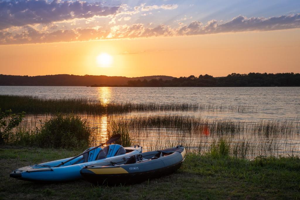 Photo de la galerie de l'établissement Huttopia Lac d'Aureilhan - Mimizan, à Aureilhan