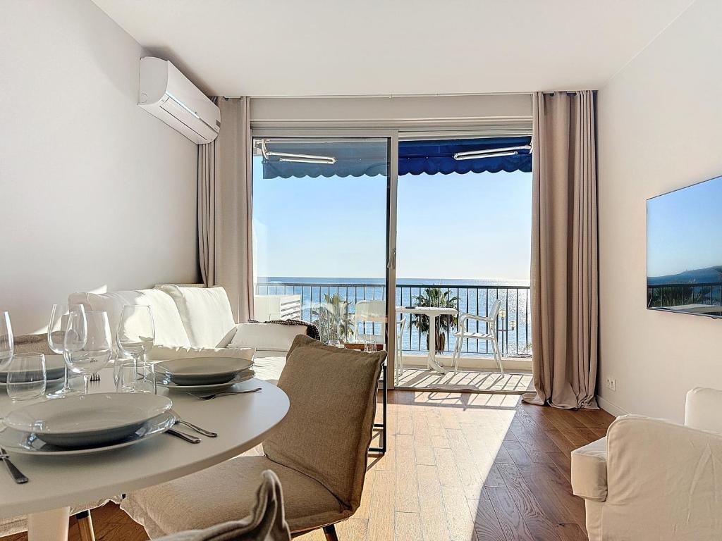 Seaview Promenade des Anglais 2brs apartment Parking cars 1800 kg max 4