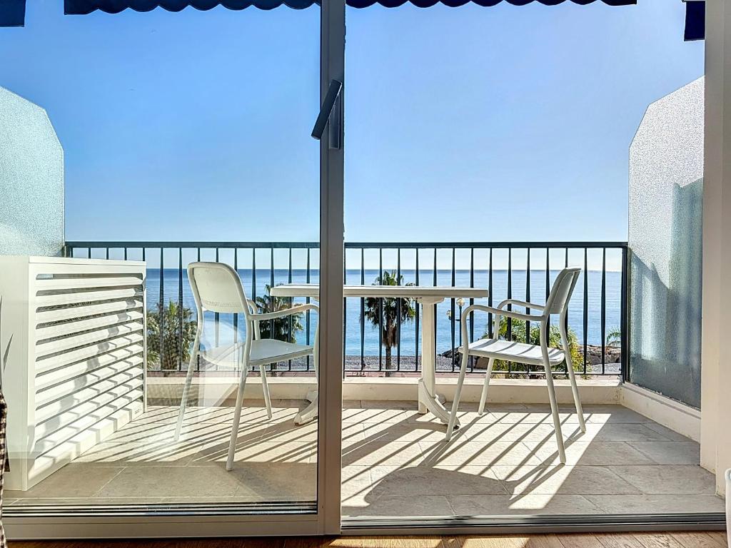Seaview Promenade des Anglais 2brs apartment Parking cars 1800 kg max 6
