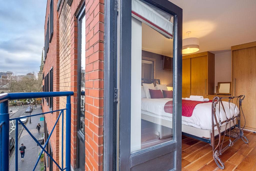 The Jewellery Suites Birmingham 6