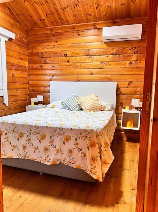La casica de madera con Jacuzzi exterior y barbacoa 6