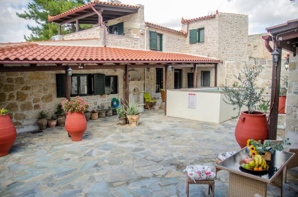 Pyrgou Villa with Shared Swimming pool